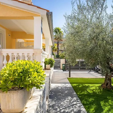 Διαμέρισμα Opatic *